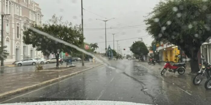 Chuvas no Cariri: com alagamentos de ruas Monteiro registra 40 milímetros de chuvas nesse domingo